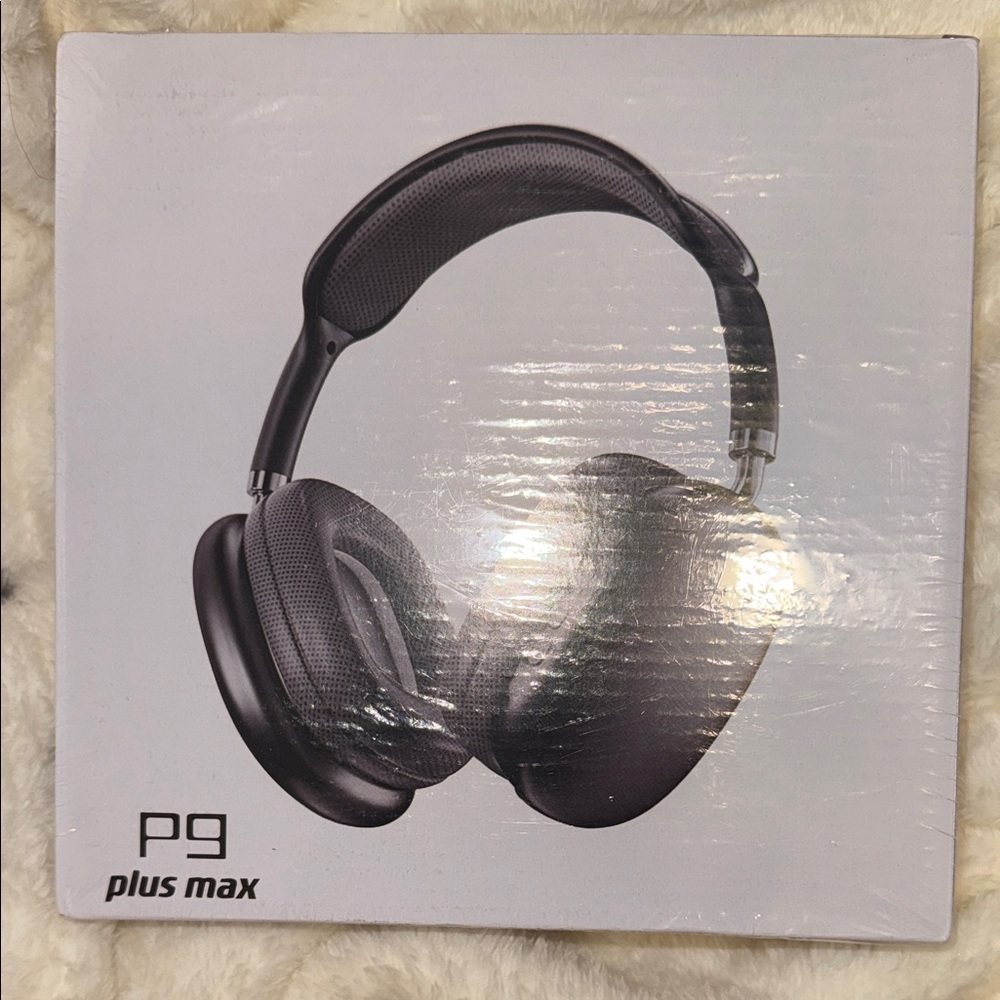P9 Over-Ear Headphones - Black